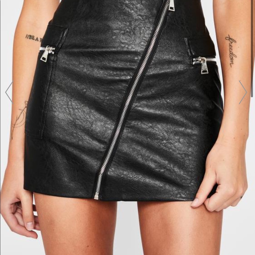 and i oop mini skirt